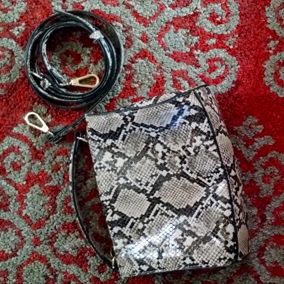 Crossbody bag - Picture 1 of 3